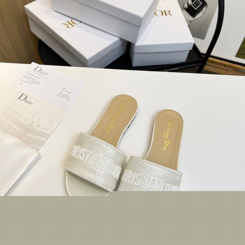 ch**an D*or slippers